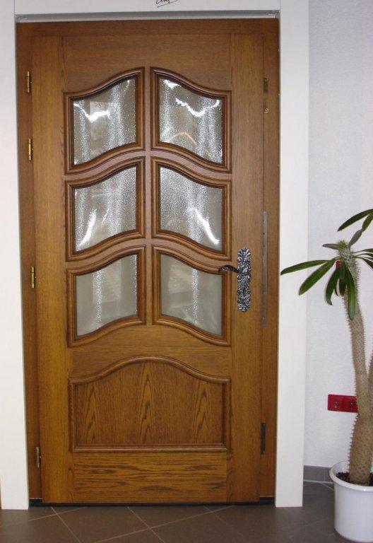 Holzhaustür mit sechs Milchglas-Lichtausschnitten 