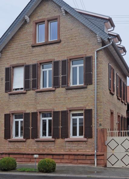 Einbau Holzfenster in weiß mit Klappläden 